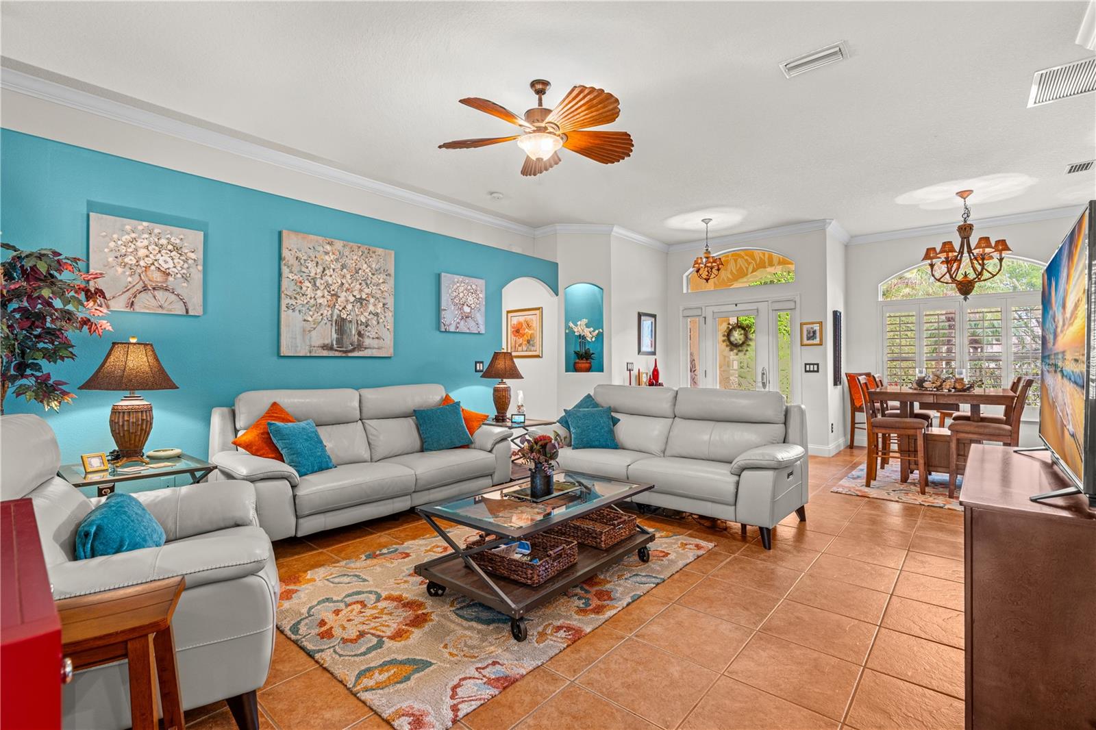 Image 2 of 45 For 30 Acanthus Circle