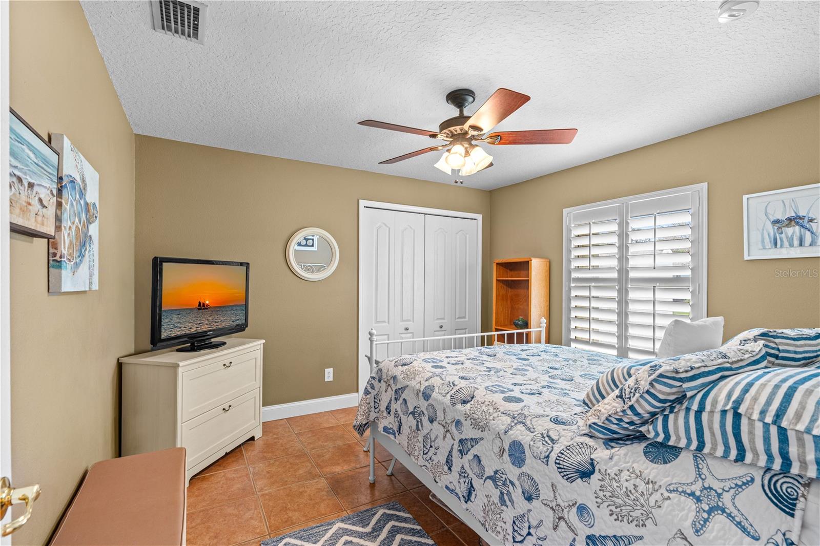 Image 22 of 45 For 30 Acanthus Circle