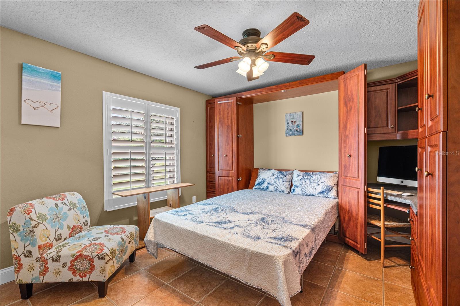 Image 24 of 45 For 30 Acanthus Circle