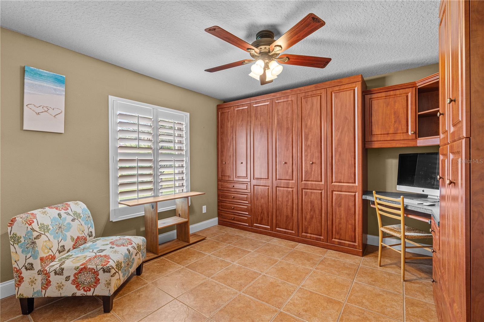 Image 25 of 45 For 30 Acanthus Circle