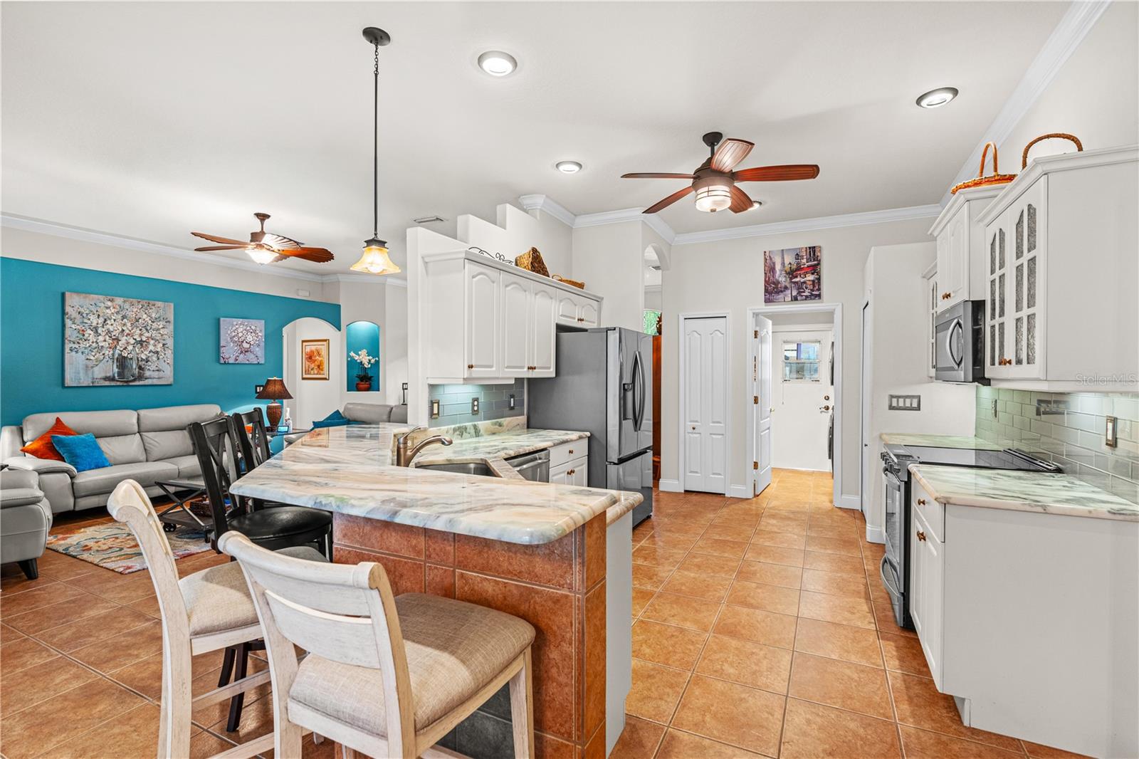 Image 3 of 45 For 30 Acanthus Circle