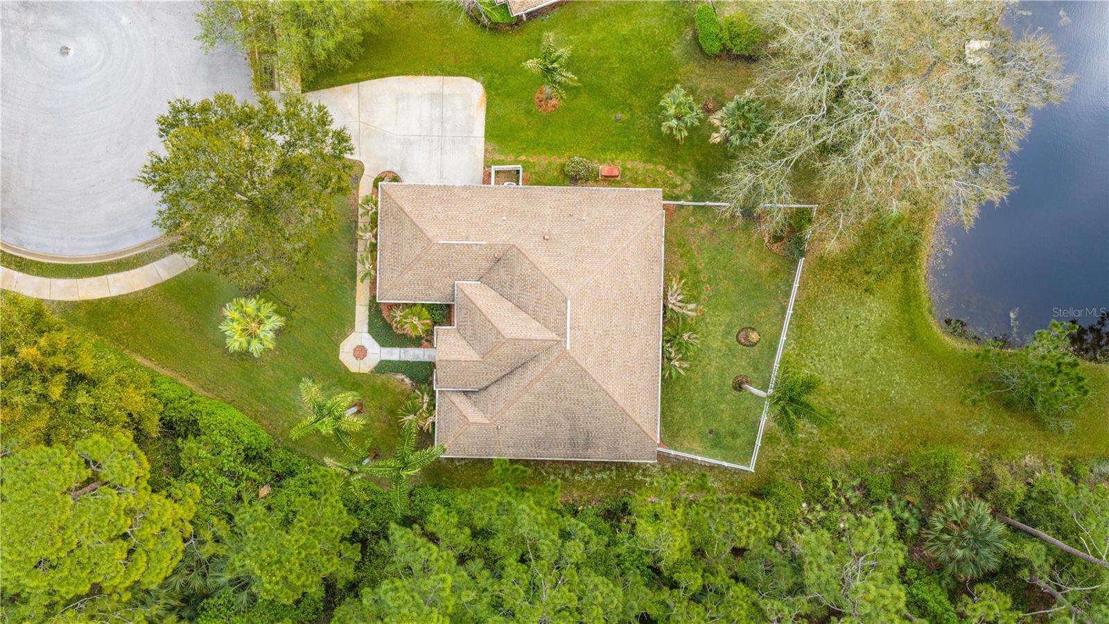 Image 41 of 45 For 30 Acanthus Circle