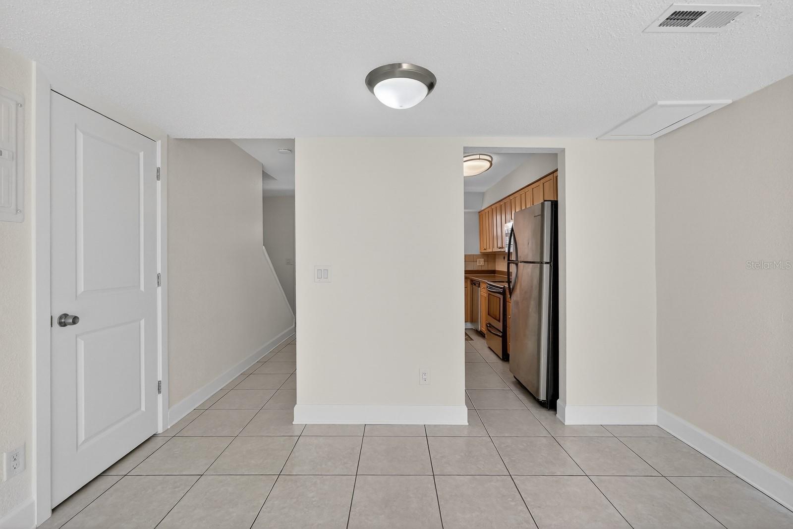 Image 10 of 29 For 437 Oleander Avenue 1