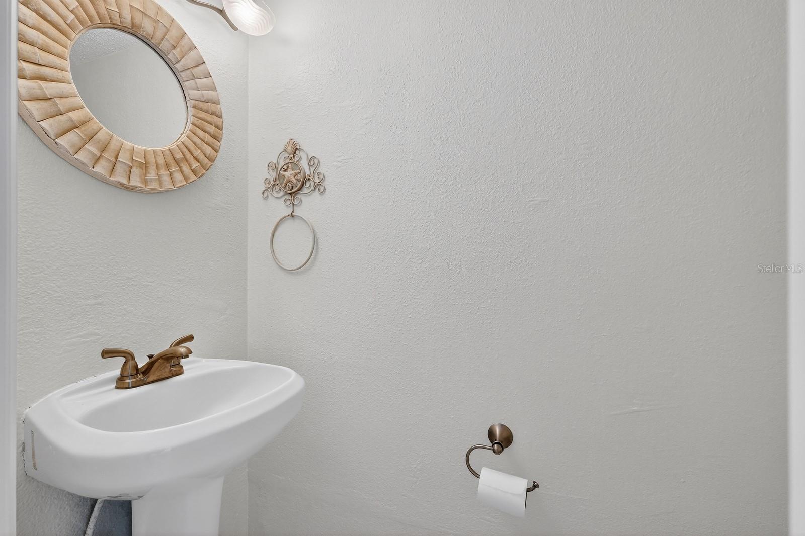 Image 11 of 29 For 437 Oleander Avenue 1