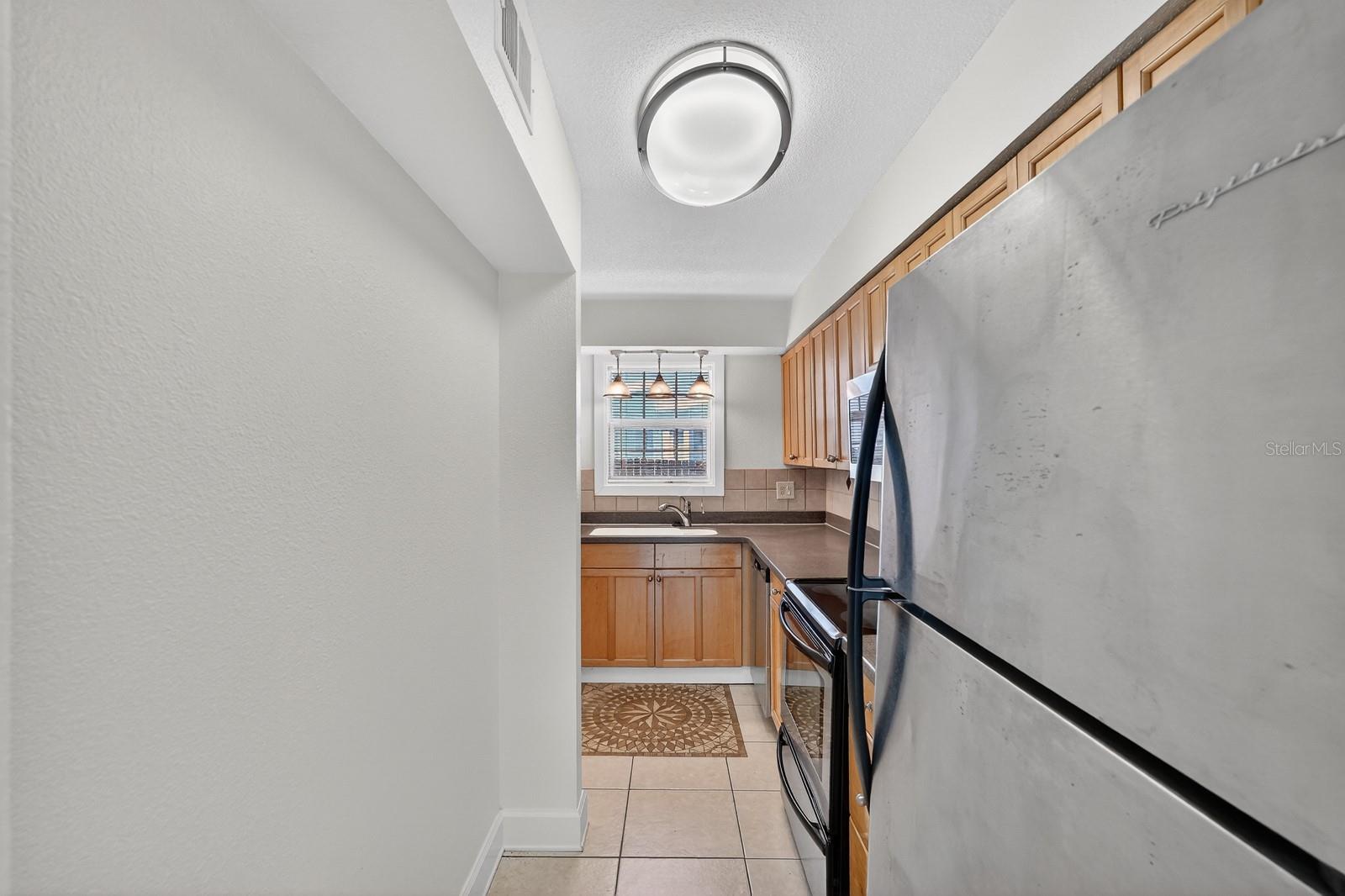 Image 14 of 29 For 437 Oleander Avenue 1