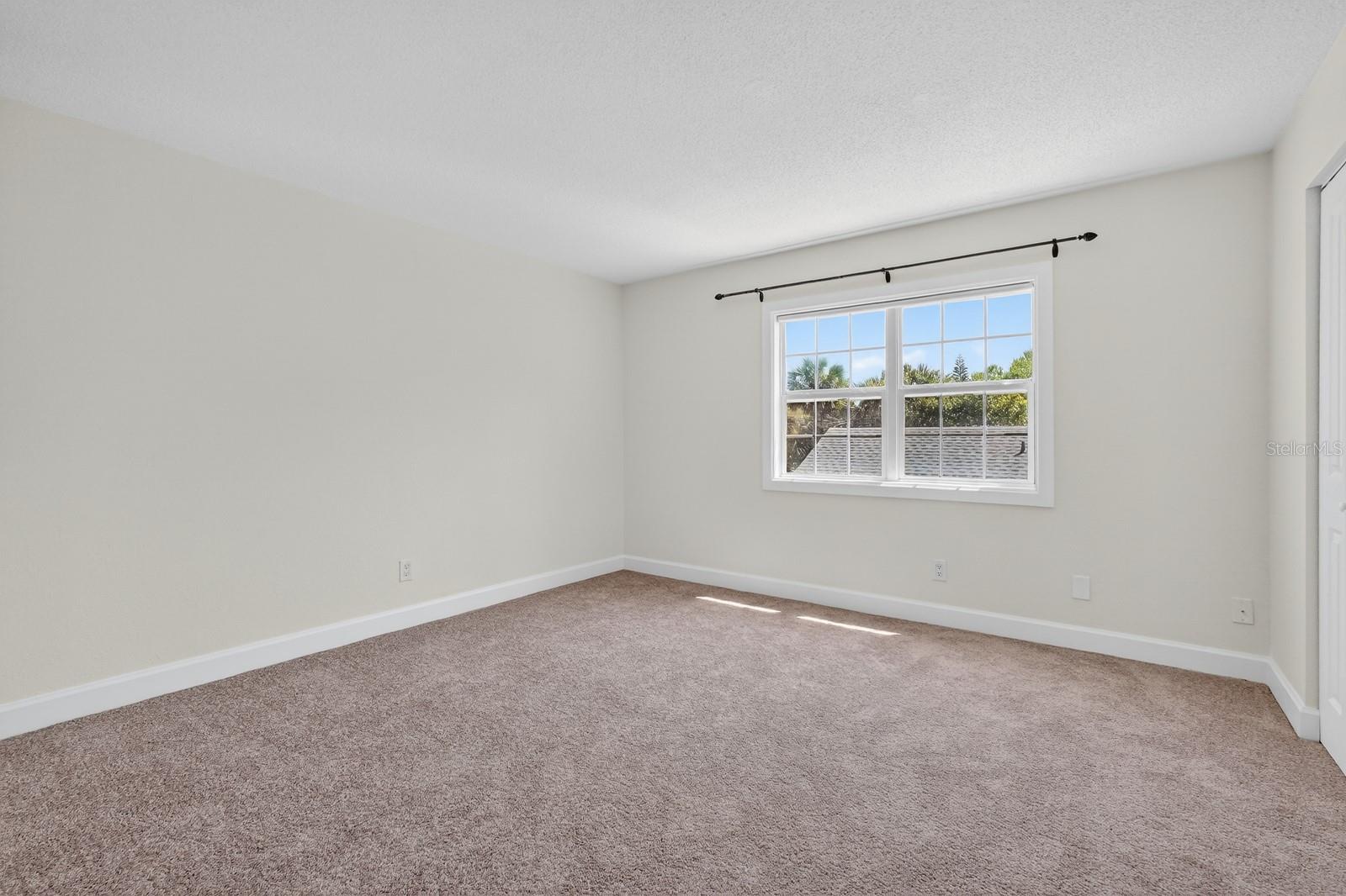 Image 17 of 29 For 437 Oleander Avenue 1