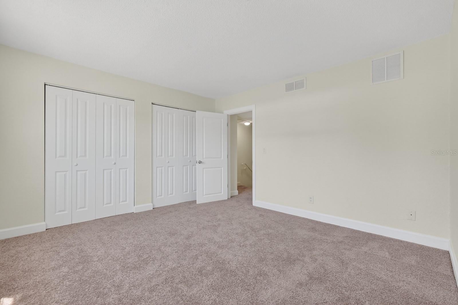 Image 18 of 29 For 437 Oleander Avenue 1