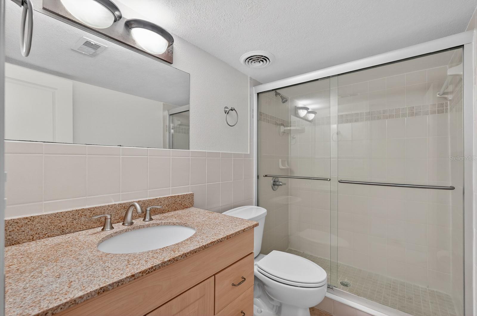 Image 19 of 29 For 437 Oleander Avenue 1