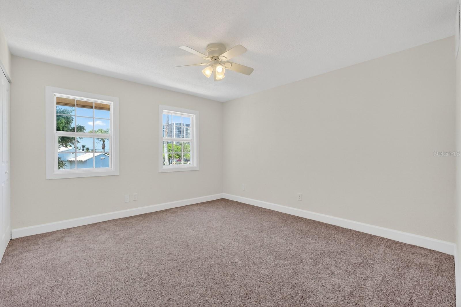 Image 21 of 29 For 437 Oleander Avenue 1