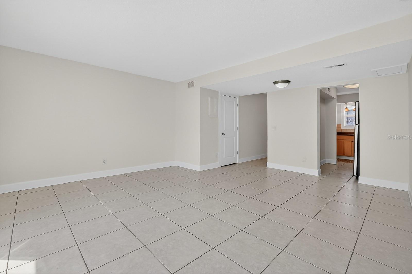 Image 5 of 29 For 437 Oleander Avenue 1