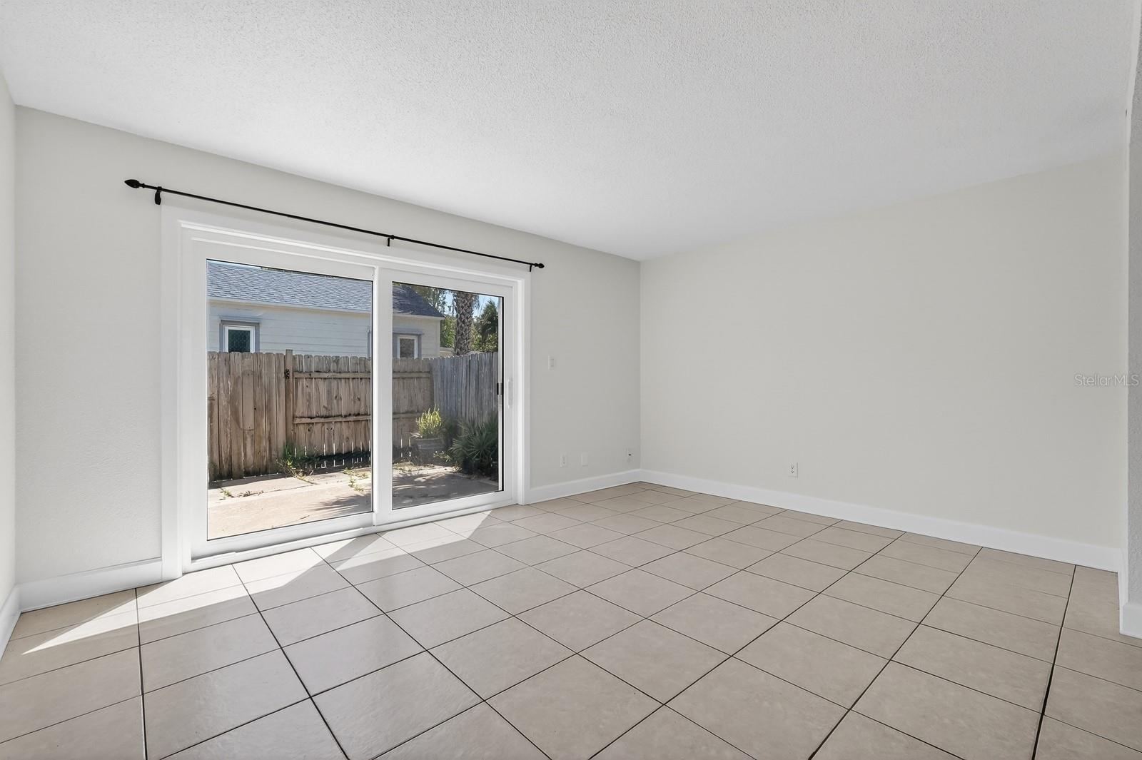 Image 7 of 29 For 437 Oleander Avenue 1