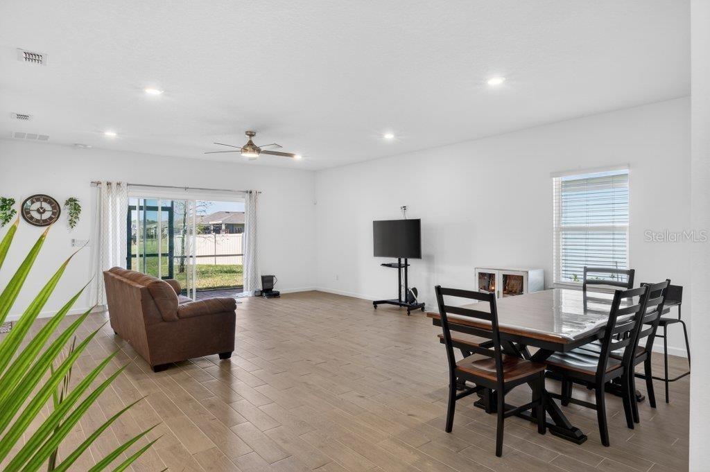 Image 11 of 43 For 210 White Rabbit Run