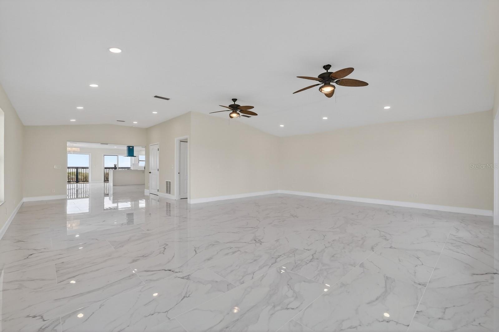 Image 14 of 69 For 7 Sea Watch Terrace