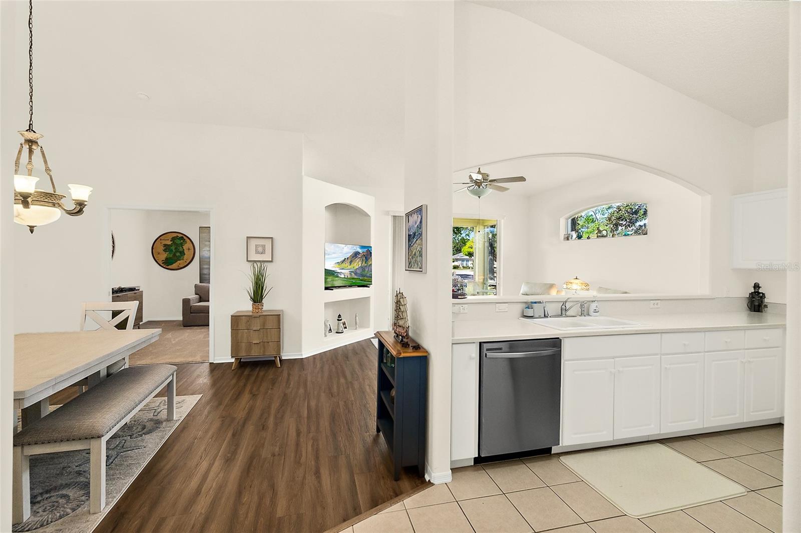 Image 4 of 55 For 17 Arbor Trace 17