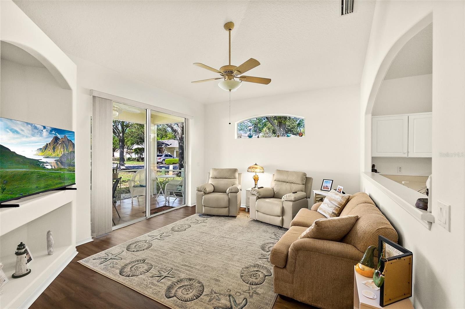 Image 6 of 55 For 17 Arbor Trace 17