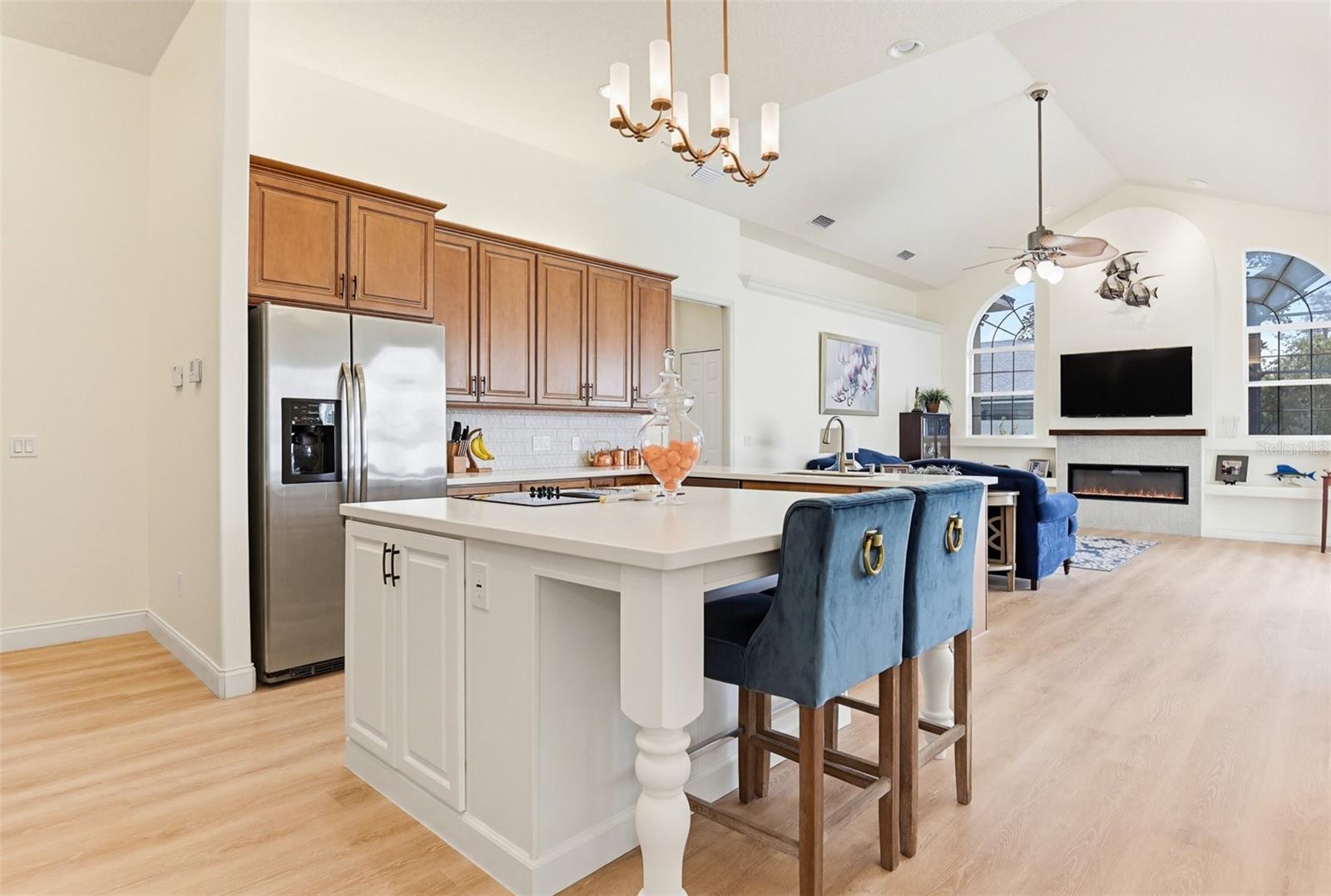 Image 14 of 45 For 9 London Dr  