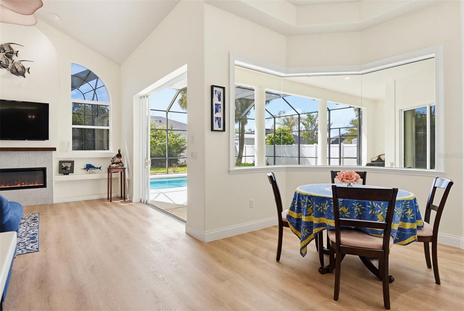 Image 20 of 45 For 9 London Dr  