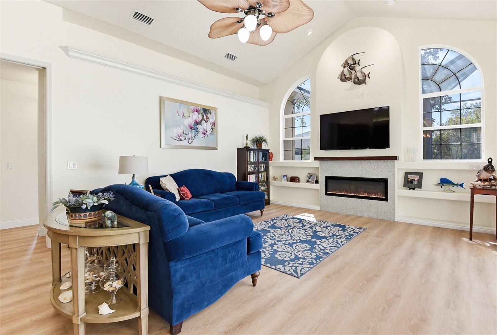 Image 22 of 45 For 9 London Dr  