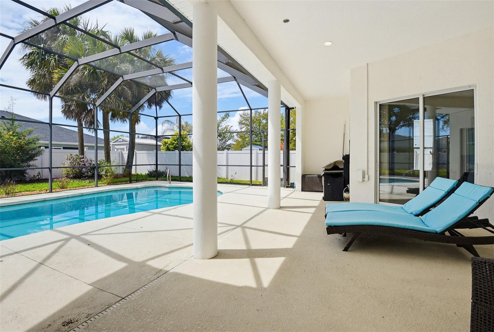 Image 25 of 45 For 9 London Dr  