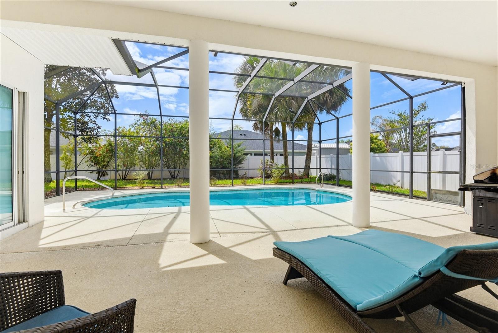 Image 26 of 45 For 9 London Dr  