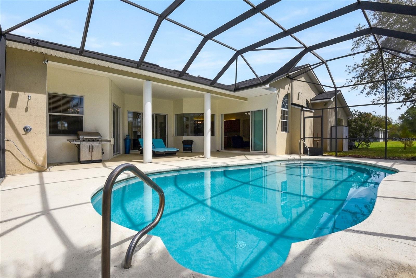 Image 30 of 45 For 9 London Dr  