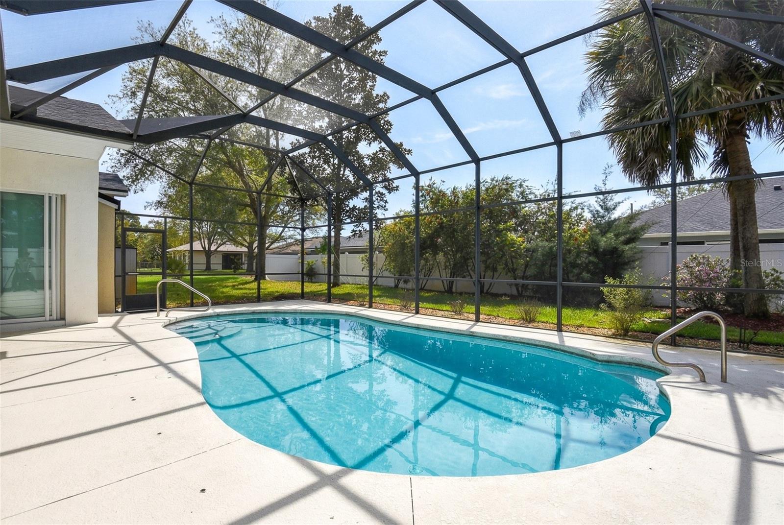 Image 31 of 45 For 9 London Dr  