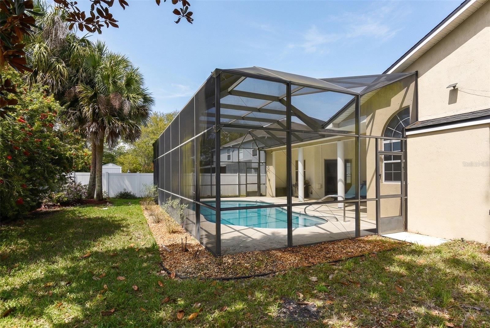 Image 32 of 45 For 9 London Dr  