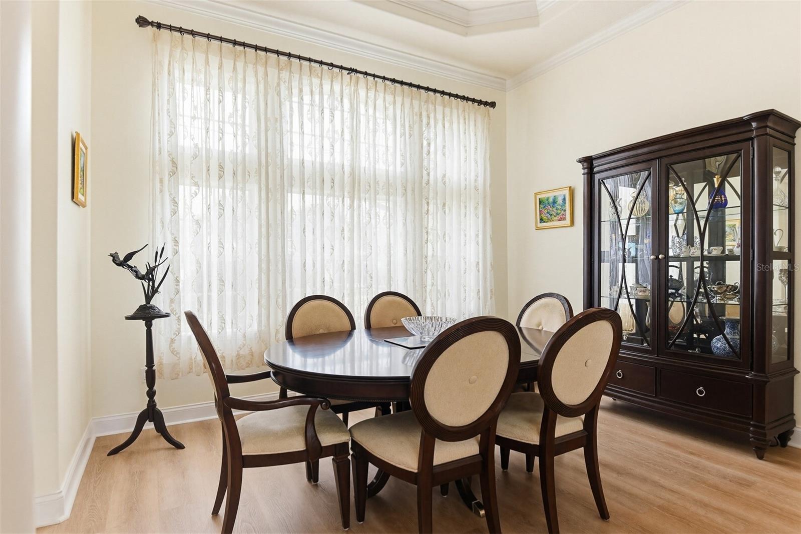 Image 4 of 45 For 9 London Dr  