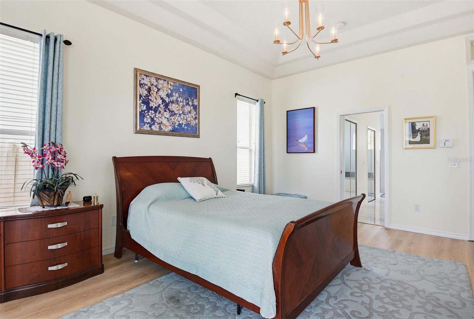 Image 8 of 45 For 9 London Dr  