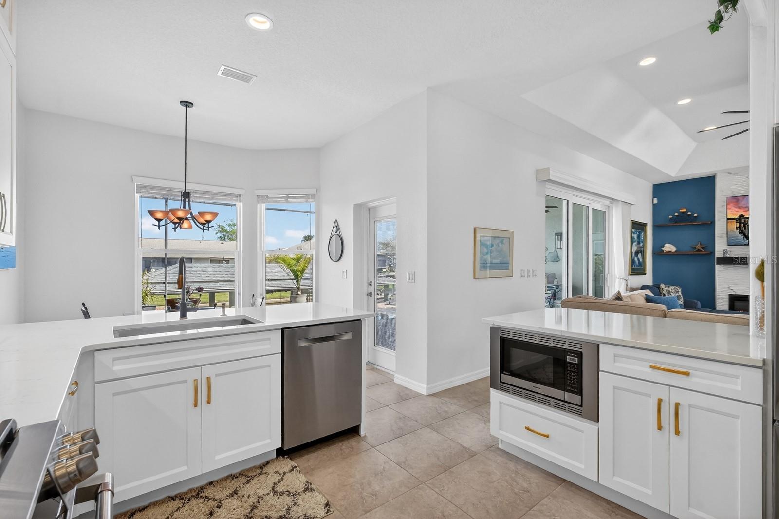 Image 18 of 84 For 11 Cottonton Court