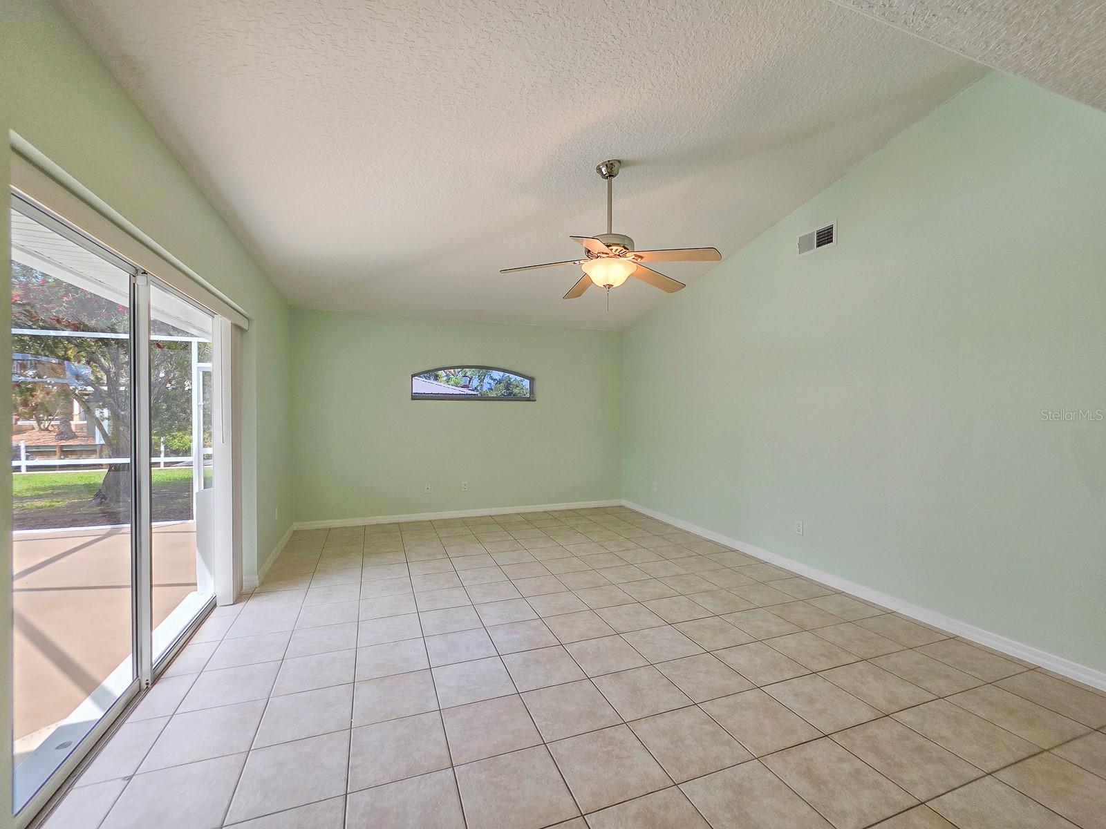 Image 11 of 44 For 614 Cumberland Drive