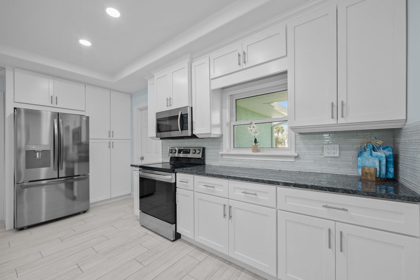 Image 20 of 74 For 1946 Daytona Avenue