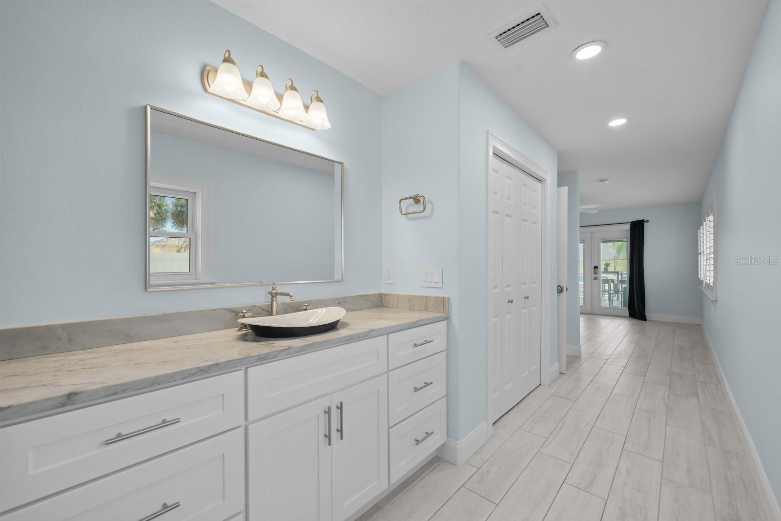 Image 26 of 74 For 1946 Daytona Avenue