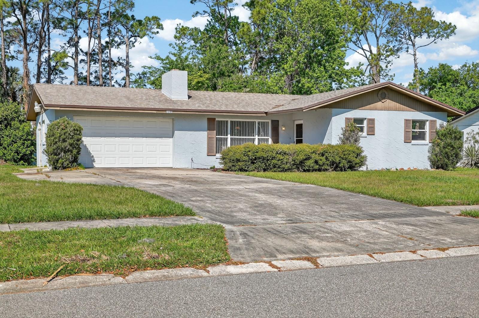 Image 2 of 38 For 1147 Harms Way