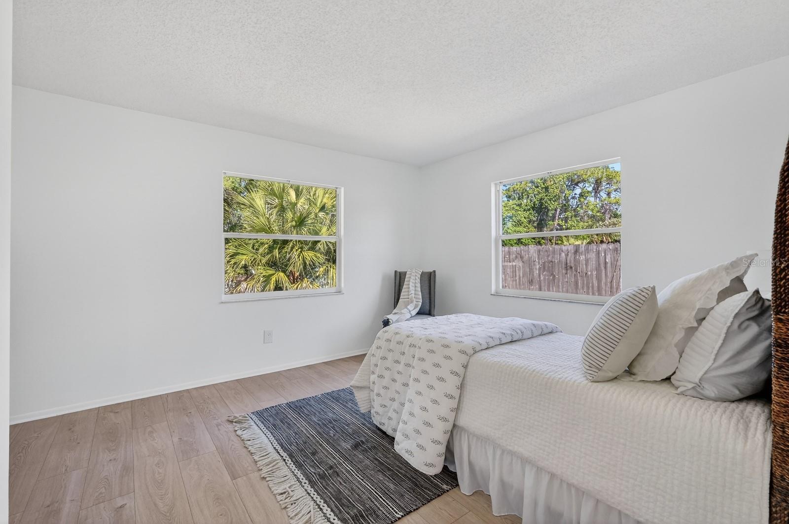 Image 27 of 38 For 1147 Harms Way