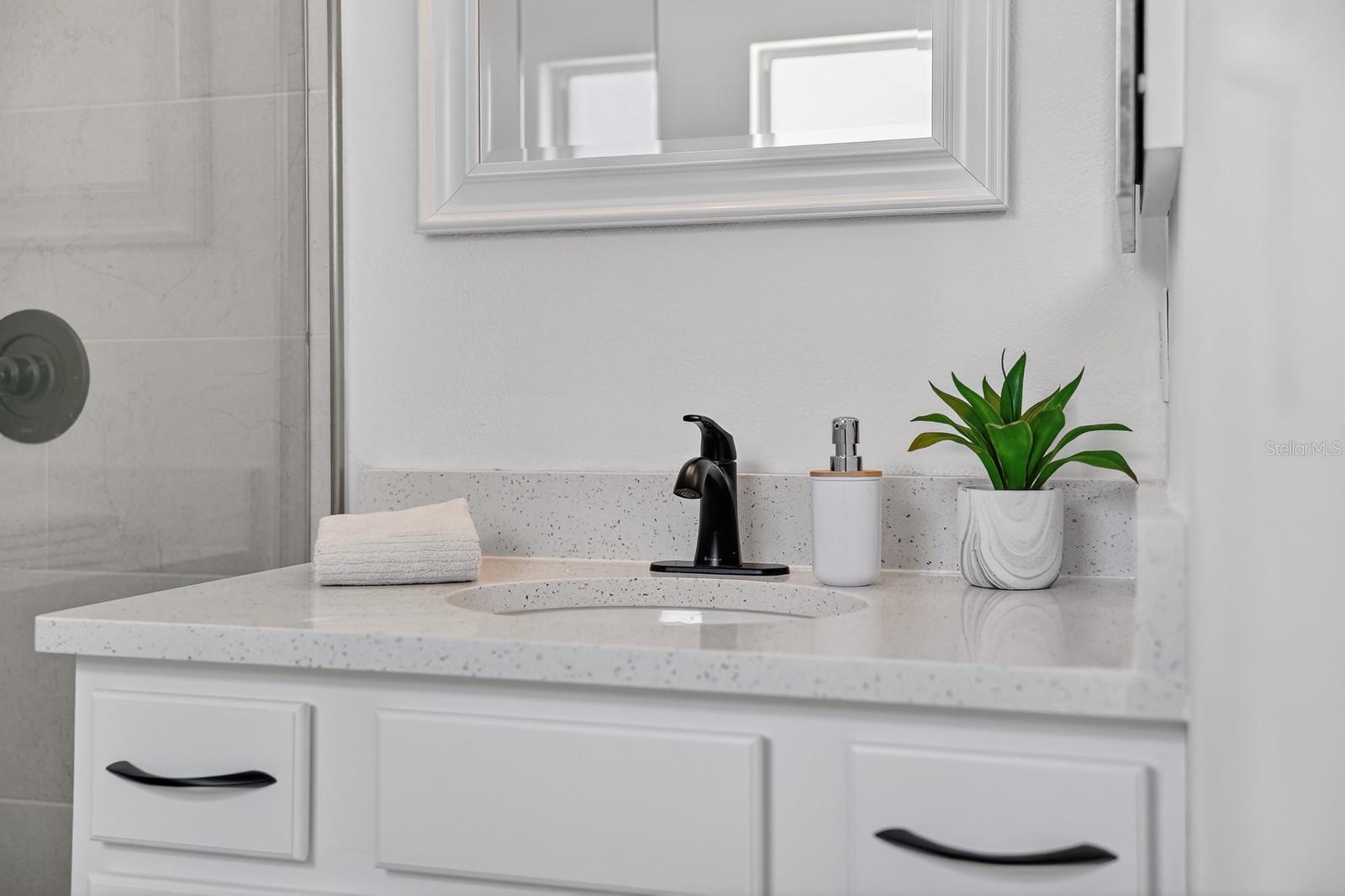 Image 30 of 38 For 1147 Harms Way