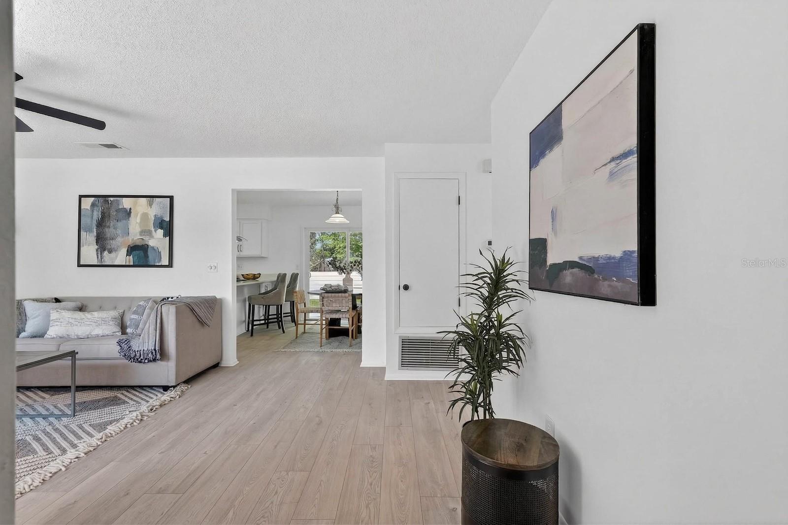 Image 4 of 38 For 1147 Harms Way