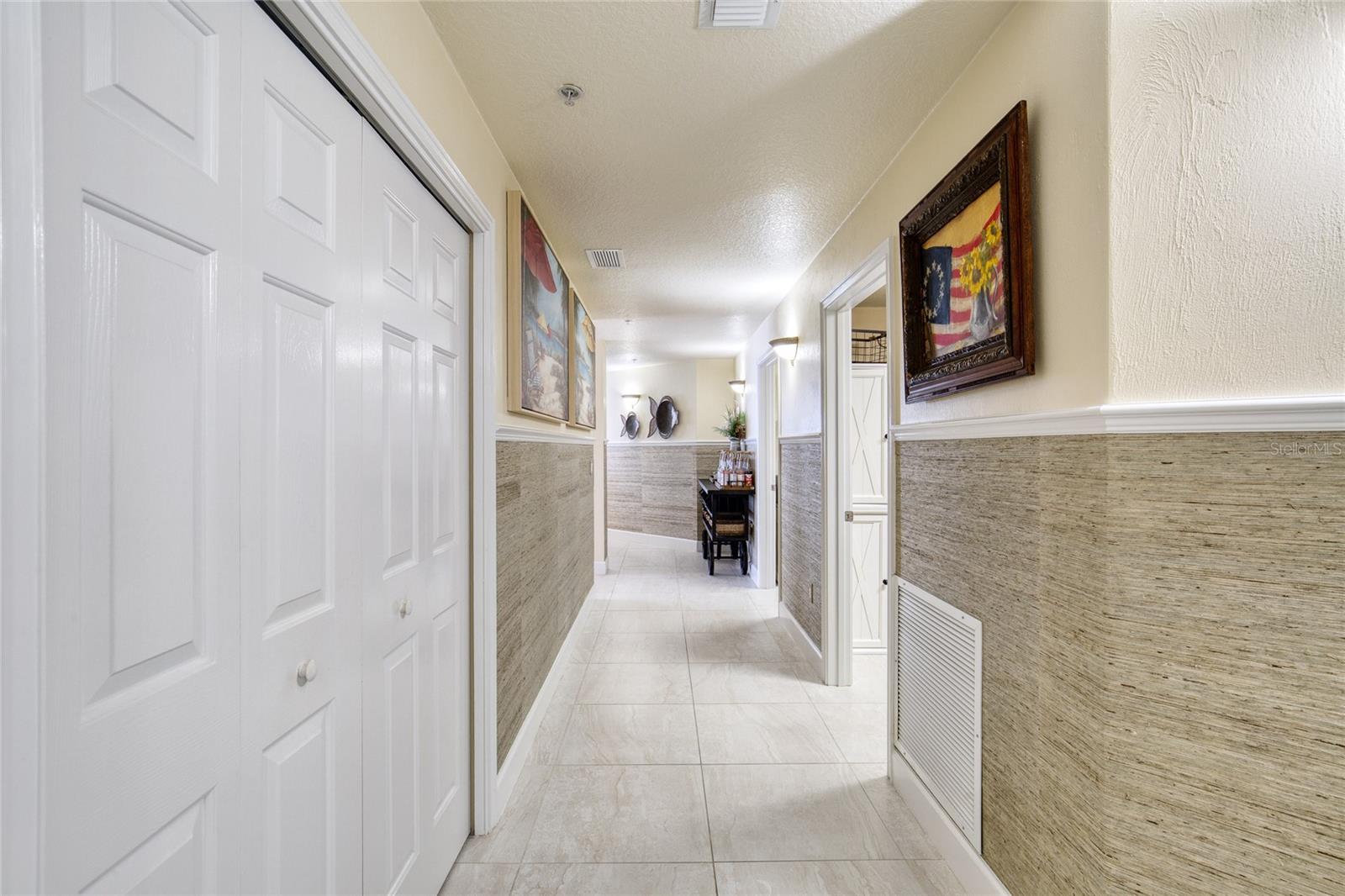 Image 11 of 77 For 2403 Atlantic Avenue 808