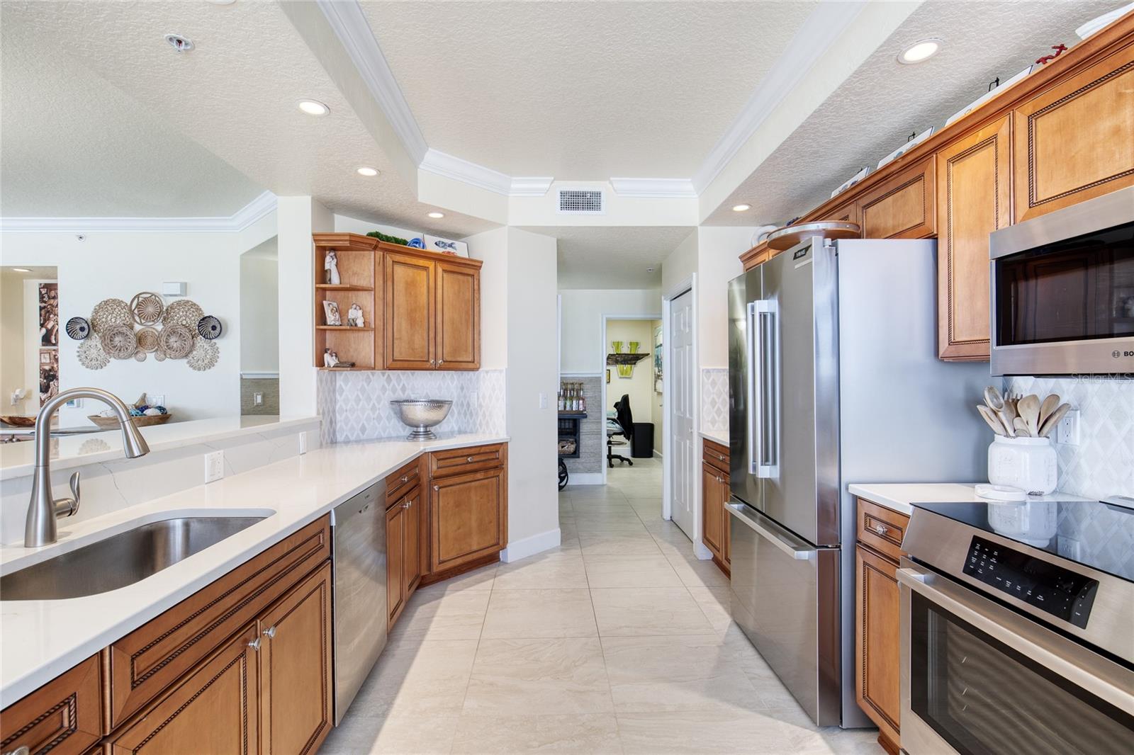 Image 13 of 77 For 2403 Atlantic Avenue 808