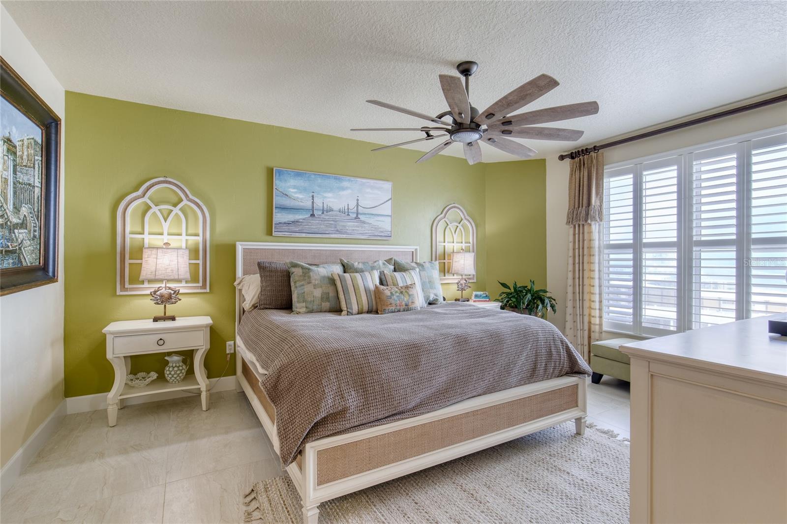 Image 25 of 77 For 2403 Atlantic Avenue 808