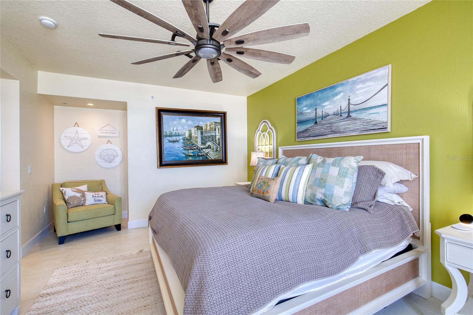 Image 27 of 77 For 2403 Atlantic Avenue 808