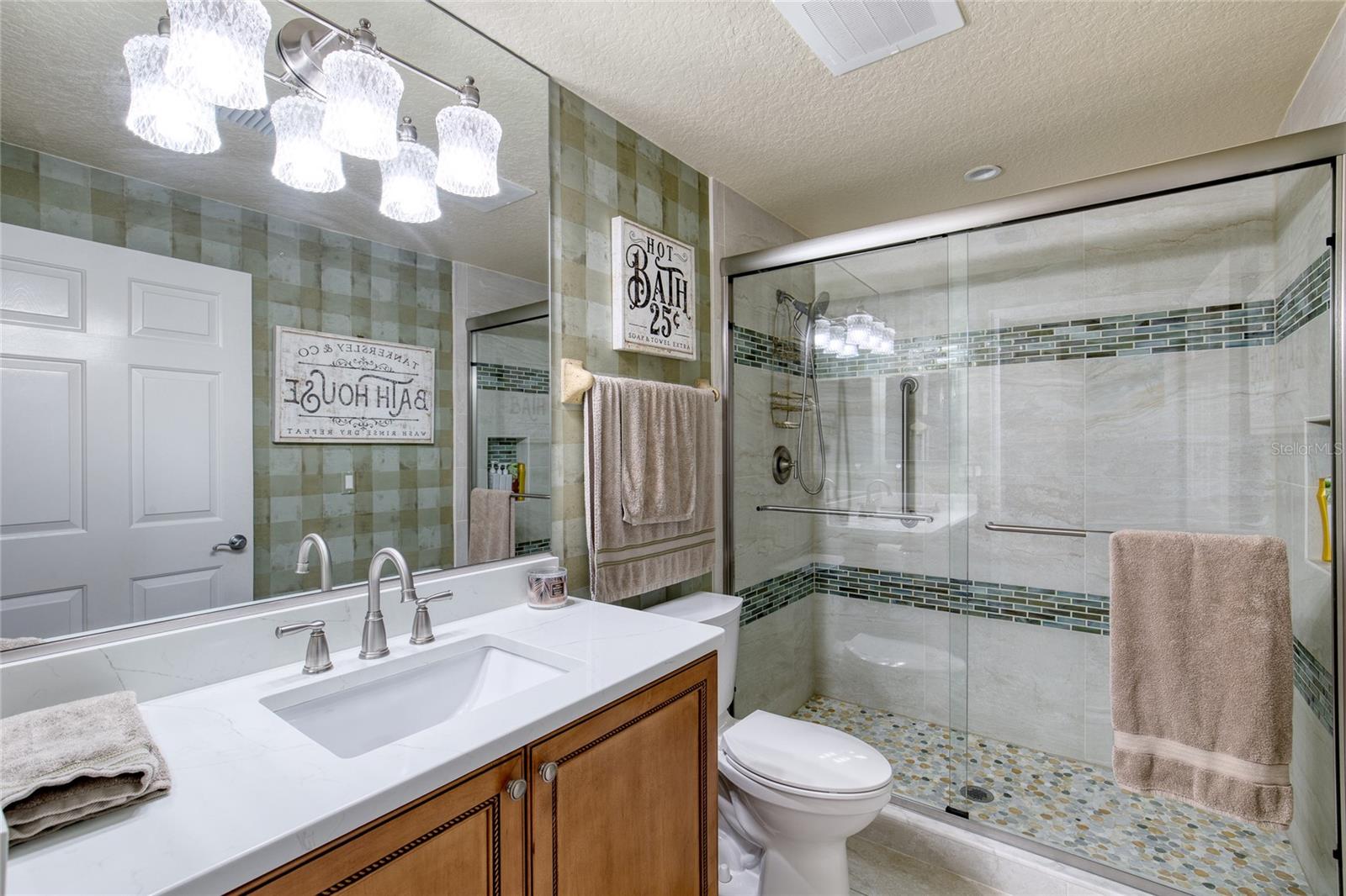 Image 30 of 77 For 2403 Atlantic Avenue 808