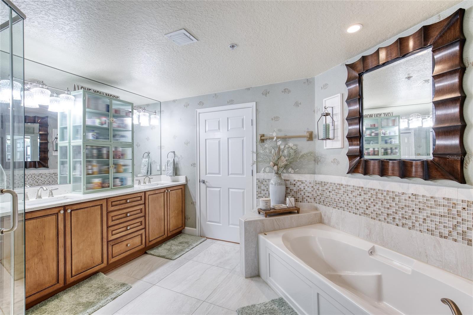 Image 37 of 77 For 2403 Atlantic Avenue 808