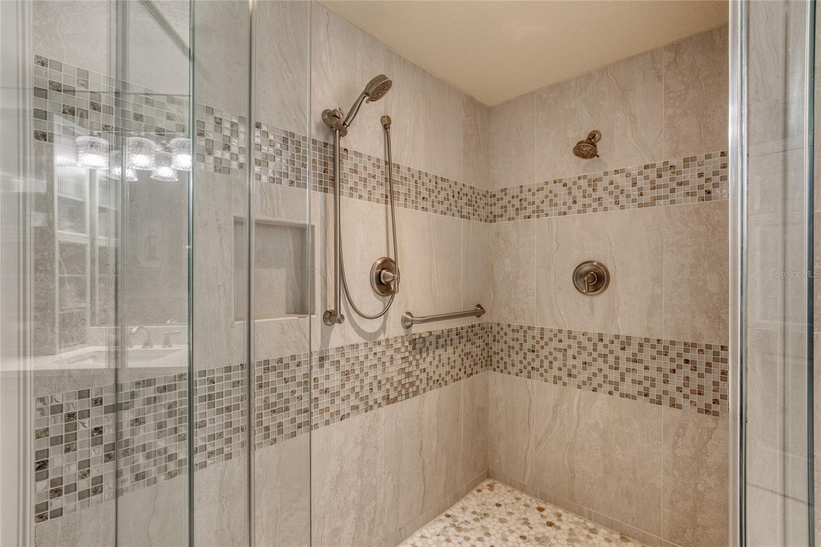 Image 40 of 77 For 2403 Atlantic Avenue 808