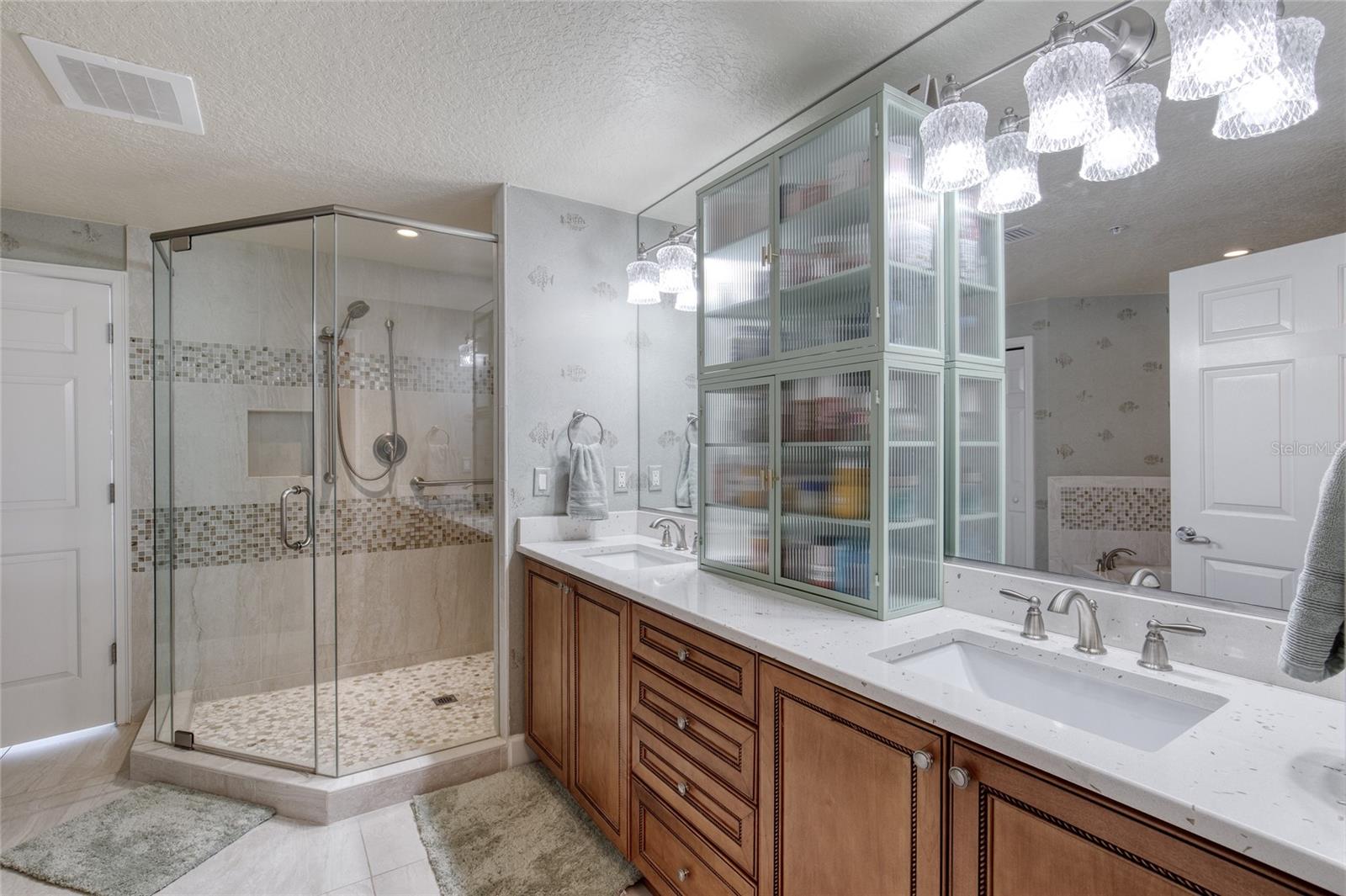 Image 42 of 77 For 2403 Atlantic Avenue 808