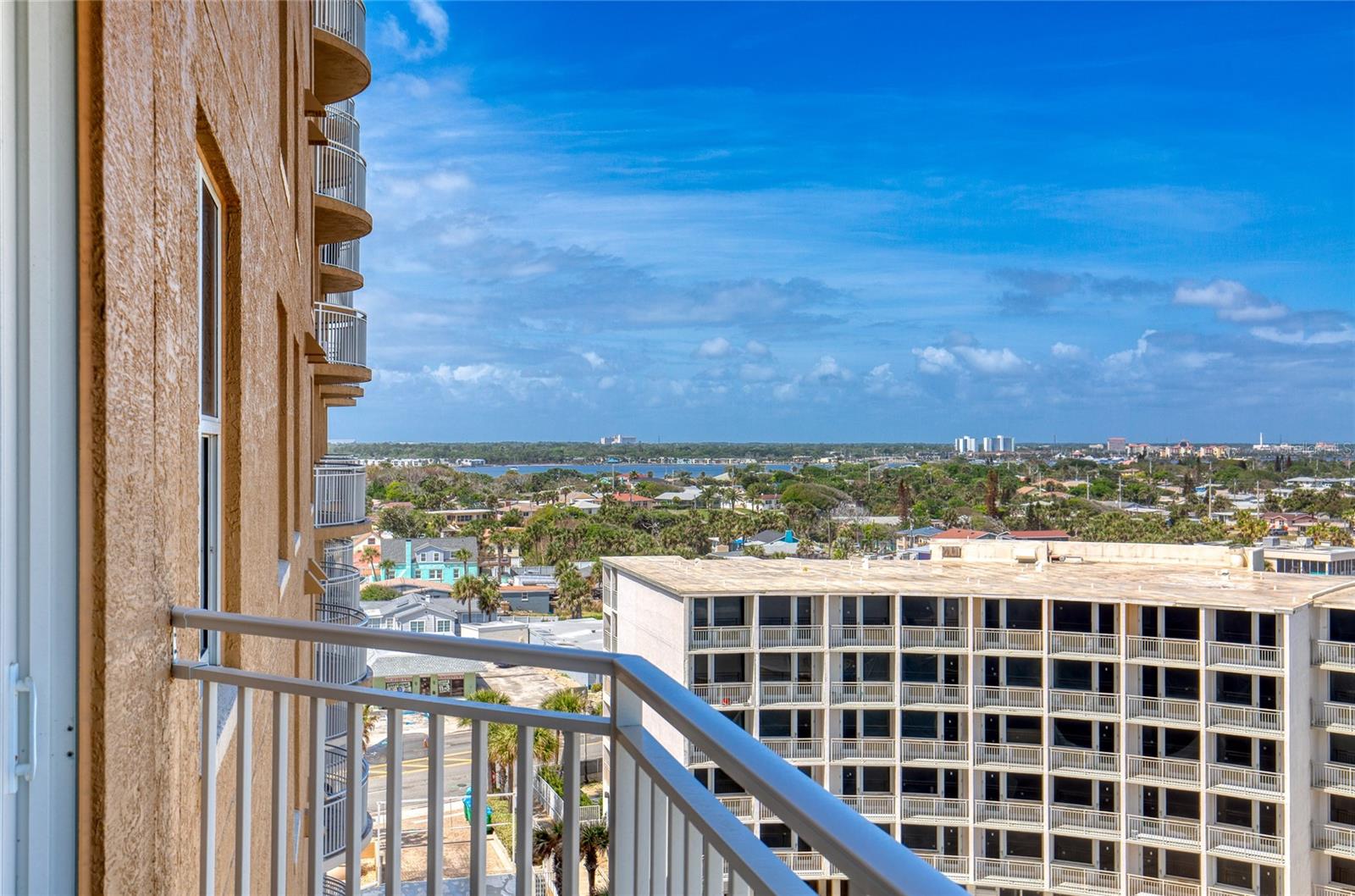 Image 55 of 77 For 2403 Atlantic Avenue 808