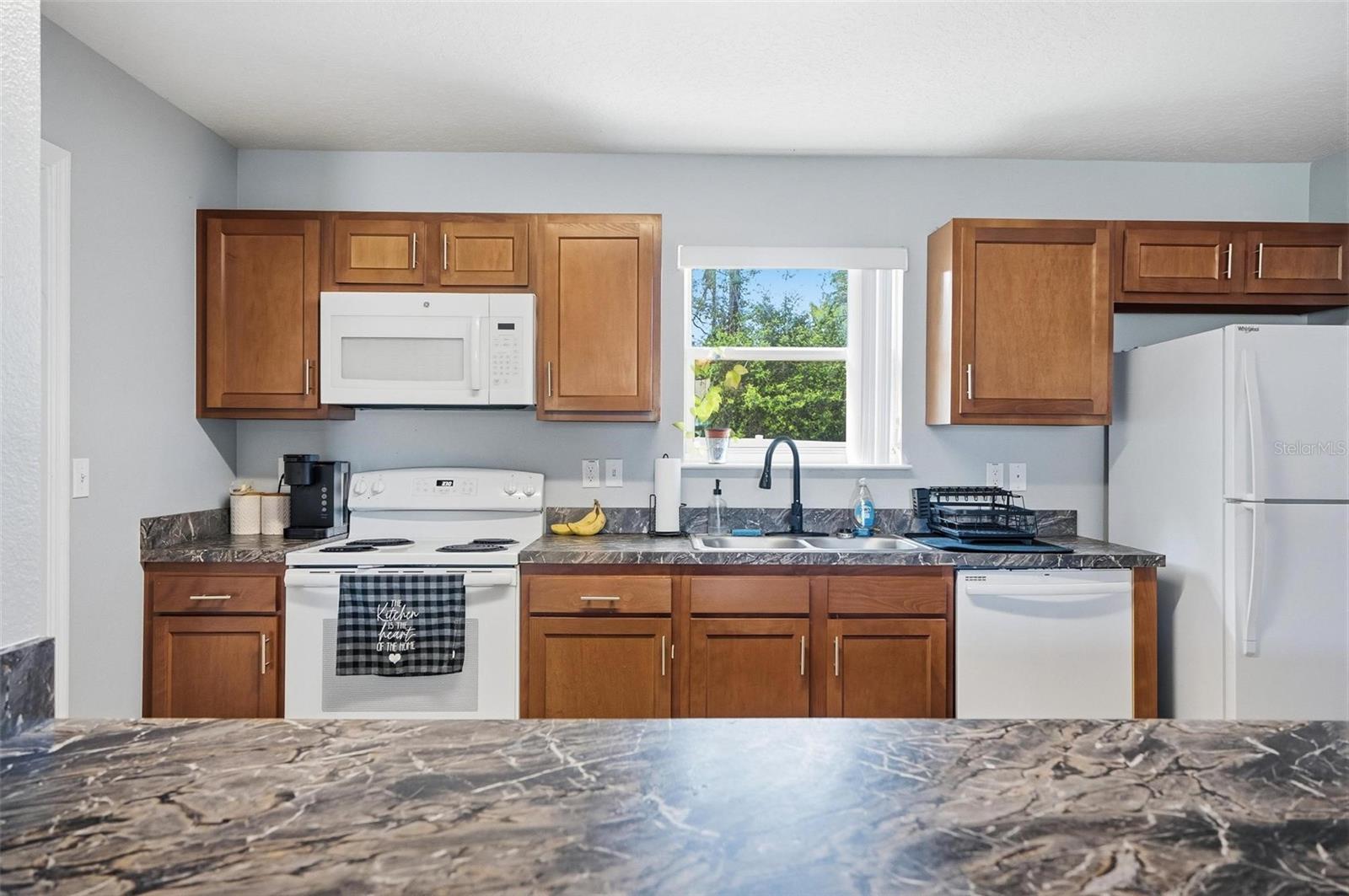 Listing photo id 10 for 27 Royal Oak Drive