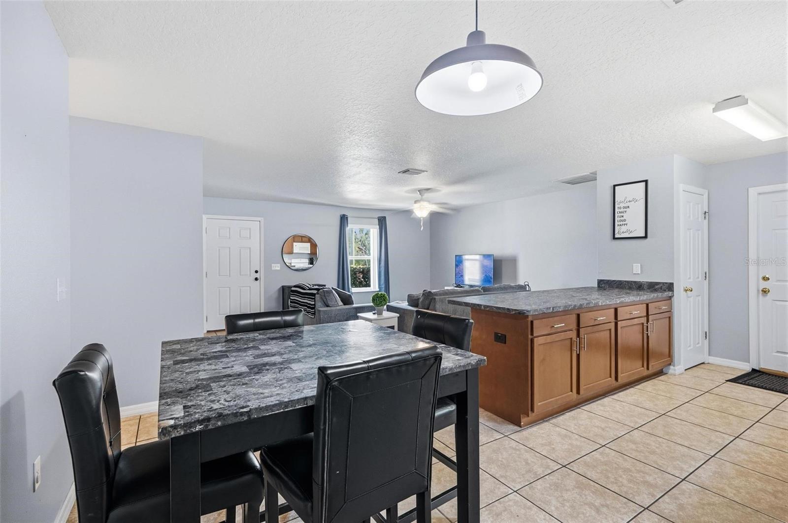 Listing photo id 14 for 27 Royal Oak Drive