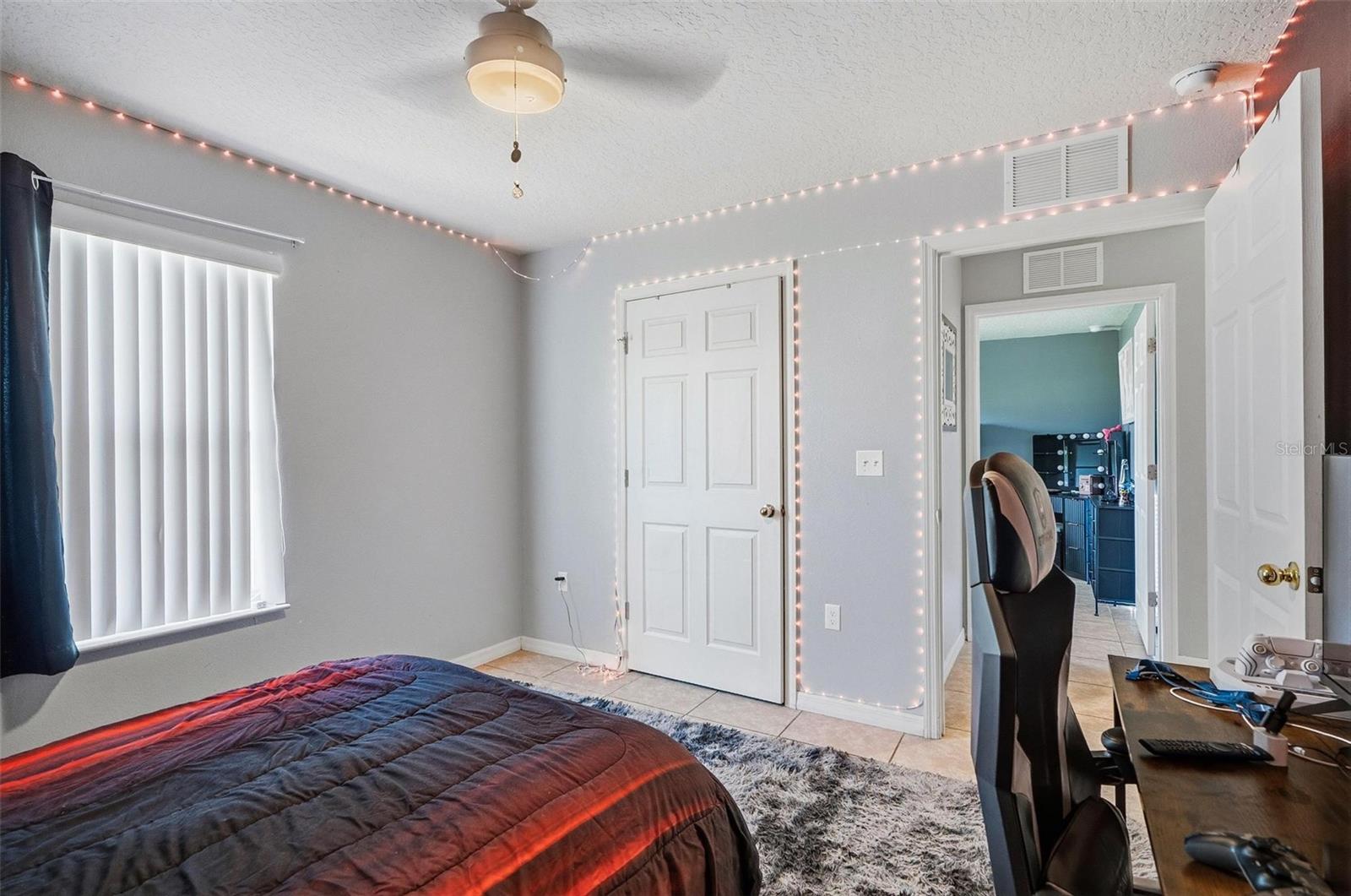 Listing photo id 25 for 27 Royal Oak Drive