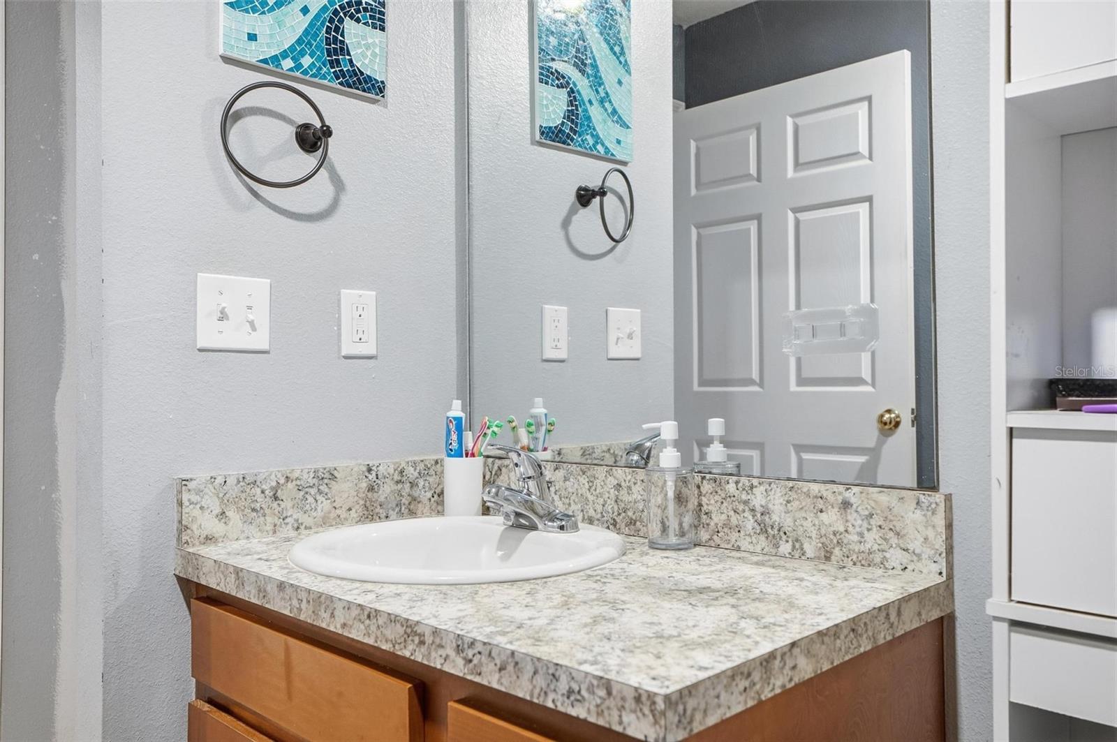 Listing photo id 27 for 27 Royal Oak Drive